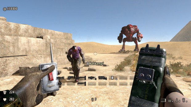 Gegner unterschiedlicher Gewichtsklassen kämpfen gemeinsam.